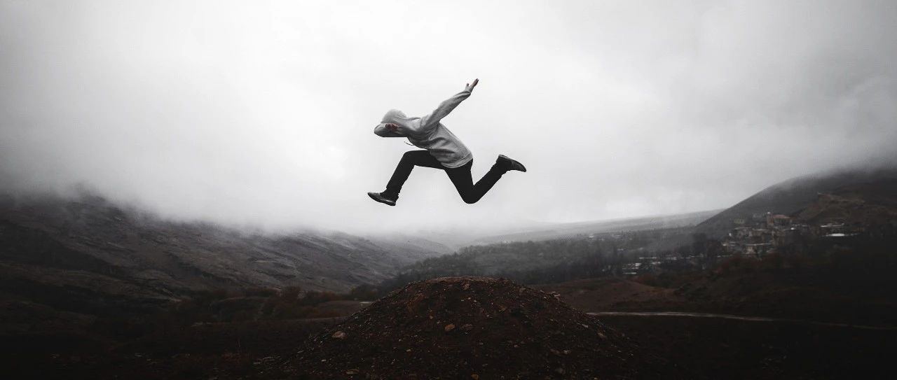 多次寻求收购失败，这家公司痛定思痛，竟挖到了一款“10亿”流水的爆款