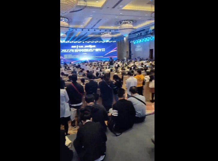 比版号停了更久，游戏行业的复苏从这个细节开始